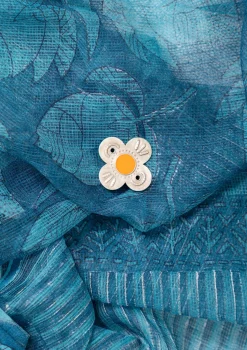 Gudrun Sjödén Brosche „Flower“ aus